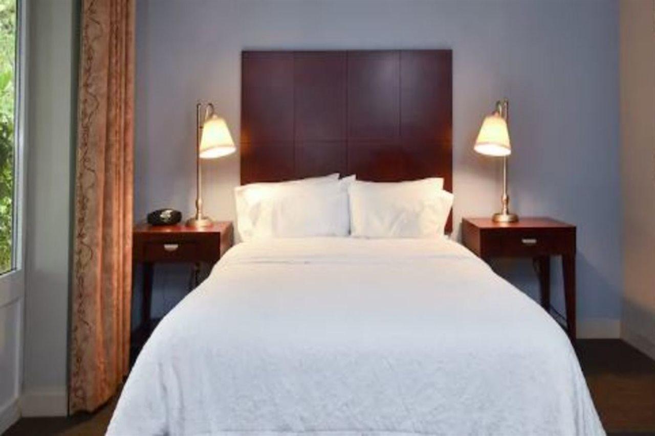 Hampton Inn Александер-Сити Экстерьер фото